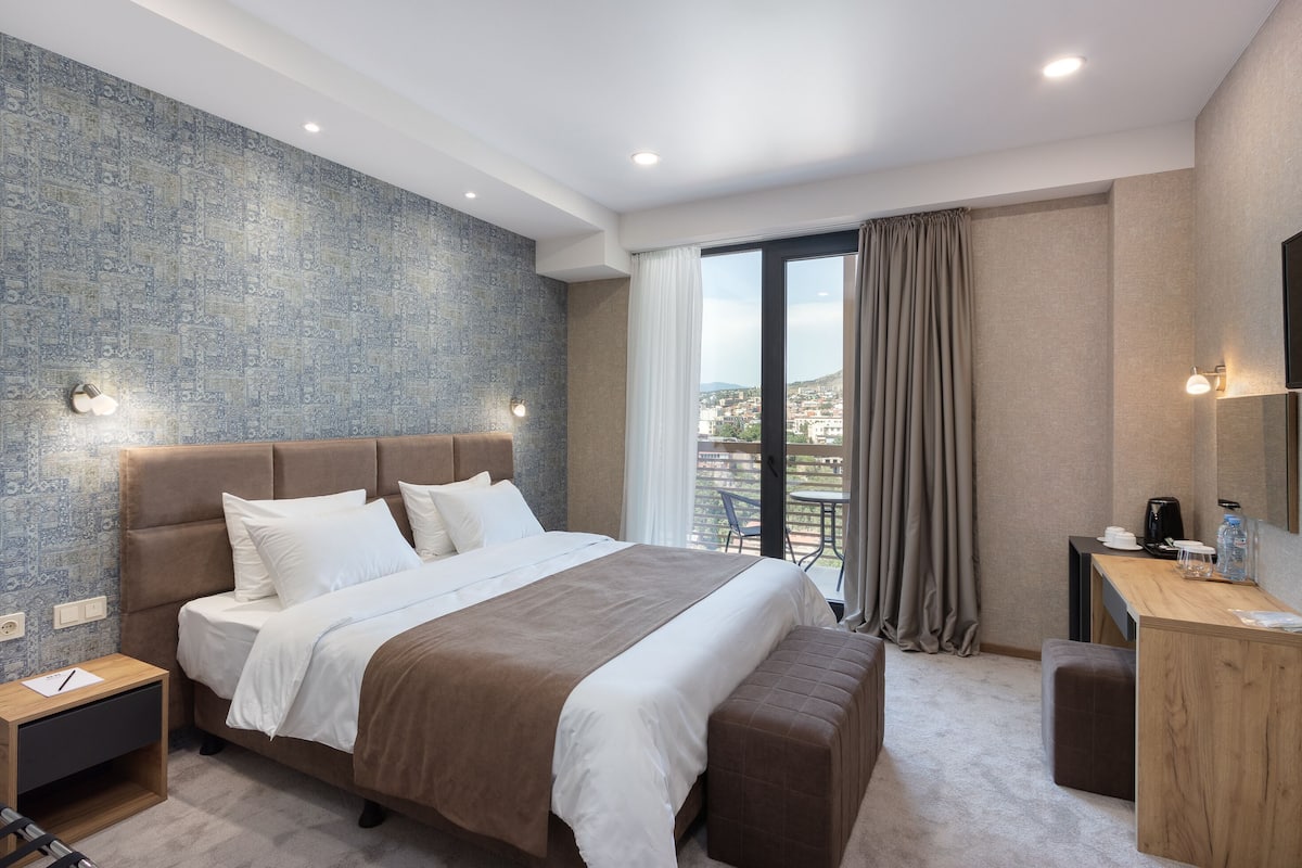 Superior Double Room, Balcony | 1 bedroom, hypo-allergenic bedding, memory foam beds, minibar