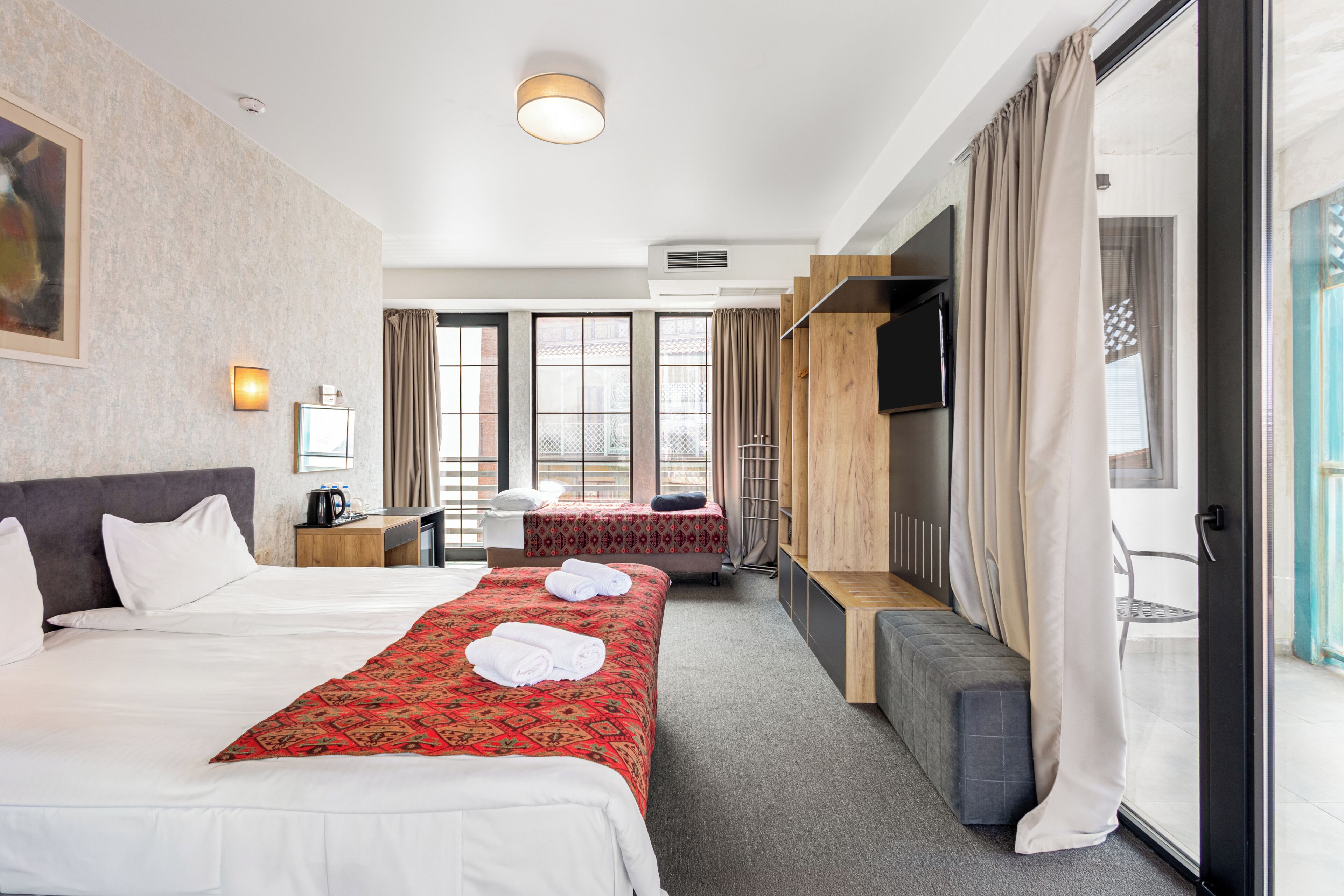 Hypo-allergenic bedding, memory-foam beds, minibar, in-room safe