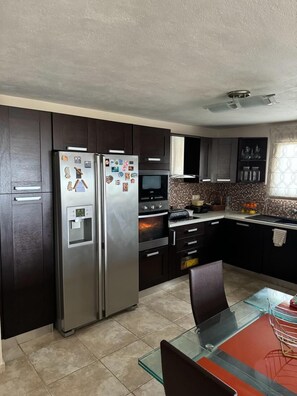 Villa | Private kitchen | Full-sized fridge, oven, dishwasher, electric kettle - Villa Theodora Skiathos (Skiathos)