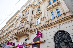 واجهة المنشأة