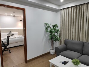 Comfort Suite | Iron/ironing board, free WiFi - White House by Maxxvalue Apt. Bandra  (Mumbai)