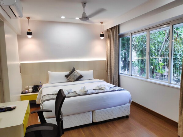 Comfort Suite | Iron/ironing board, free WiFi - White House by Maxxvalue Apt. Bandra (Mumbai)