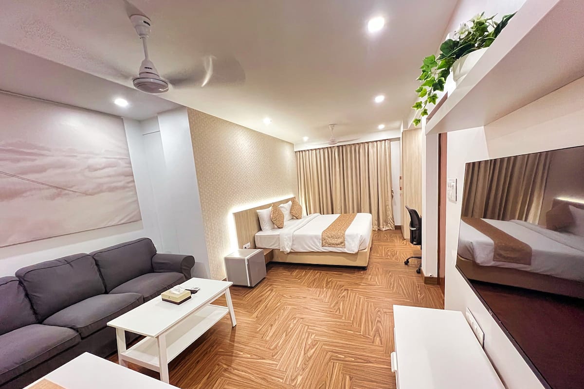 Junior Studio Suite