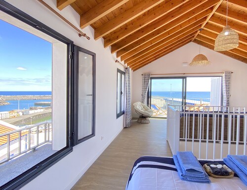 Casa da Baleia T2 Localizado à Beira-mar Virado a Menos de 5 Min. a pé da Praia