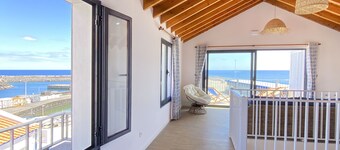 Casa da Baleia T2 Localizado à Beira-mar Virado a Menos de 5 Min. a pé da Praia