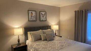 4 bedrooms, desk, WiFi, bed sheets