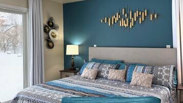 4 makuuhuonetta, työpöytä, Wi-Fi, vuodevaatteet