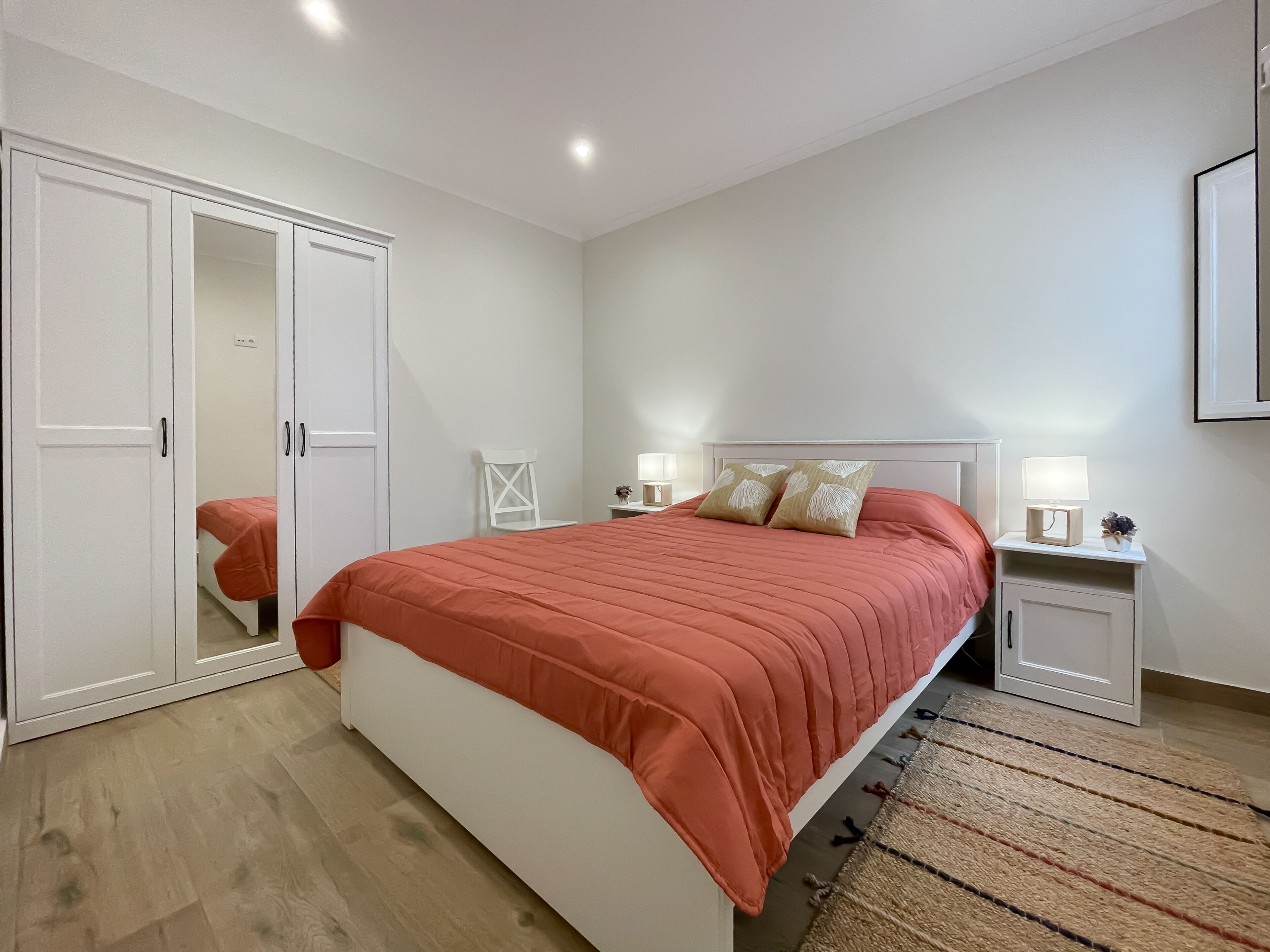 1 chambre, fer et planche à repasser, lit parapluie, Wi-Fi