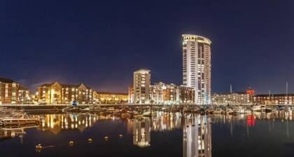 Captivating 1-bed Apartment in Swansea