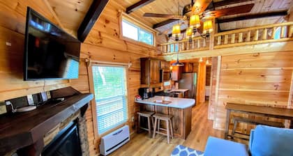 B2 NEW Awesome Tiny Home With A C Mountain Views Minutes to Skiing Hiking Attractions