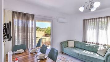 Classic-Apartment | 1 Schlafzimmer, Schreibtisch, schallisolierte Zimmer