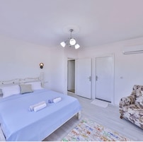 1 habitación, escritorio y sistema de insonorización