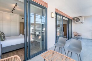 Superior Apartment, 2 Bedrooms, City View | Terrace/patio - Xenia Aparthotel by Totalstay (Cape Town)