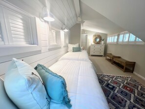 3 bedrooms, desk, iron/ironing board, free WiFi