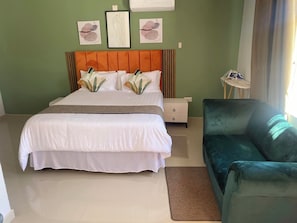 Chambre Double Deluxe, patio, vue jardin | Décoration personnalisée, ameublement personnalisé, bureau