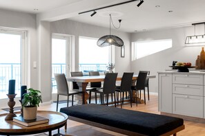 Apartment, 4 Bedrooms | Ruang makan