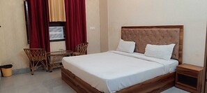 Deluxe Double Room - Shiv Ganga Hotel (Narendranagar)