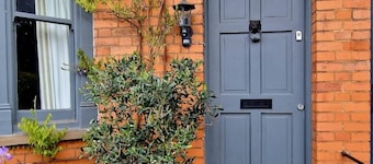 Inviting 2-bed Character House Stamford