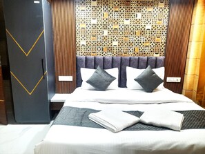 Free WiFi, bed sheets - Hotel Asha Delight (Narendranagar)