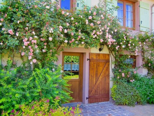 Exterior detail - Gîte des Grands Clos (Saint Amé)