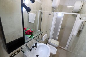 House, 2 Bedrooms, Smoking, Balcony | Bathroom - Calipso's Home in Otranto (Otranto)