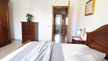 Maison, 2 chambres, fumeurs, balcon | 3 chambres