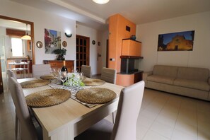 House, 2 Bedrooms, Smoking, Balcony | Dining - Calipso's Home in Otranto (Otranto)