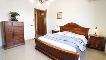 House, 2 Bedrooms, Smoking, Balcony
