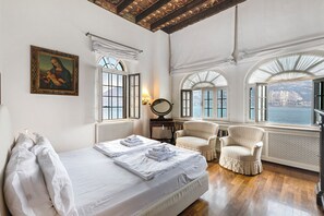 패밀리 빌라, 침실 여러 개, 호숫가 (Villa Schlosser Lake Front & Private) | 4 개의 침실, 무료 WiFi, 침대 시트