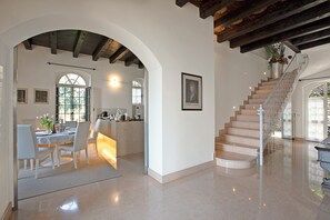 Staircase - Villa Schlosser Lake Front & Private Pool (Malcesine)