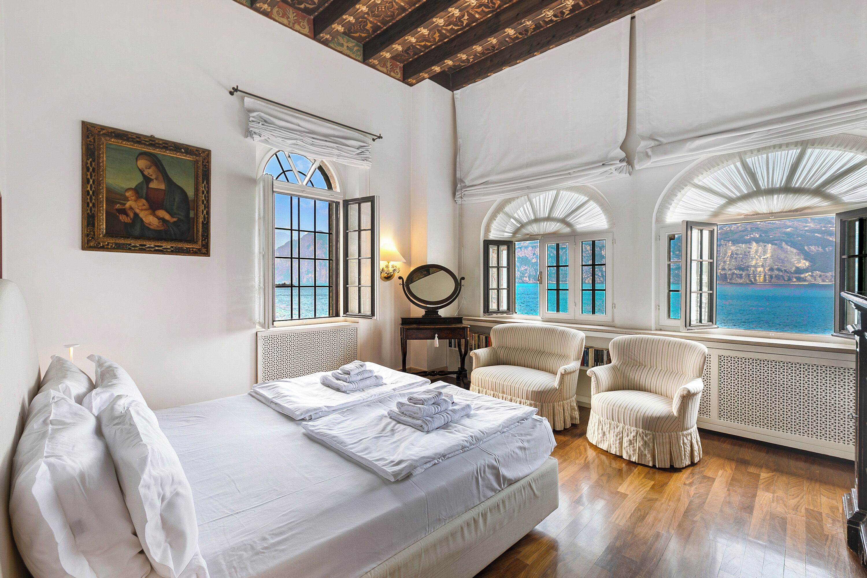 Biệt thự dành cho gia đình, nhiều phòng ngủ, cạnh hồ (Villa Schlosser Lake Front & Private) | 4 phòng ngủ, truy cập Internet không dây miễn phí, bộ trải giường 