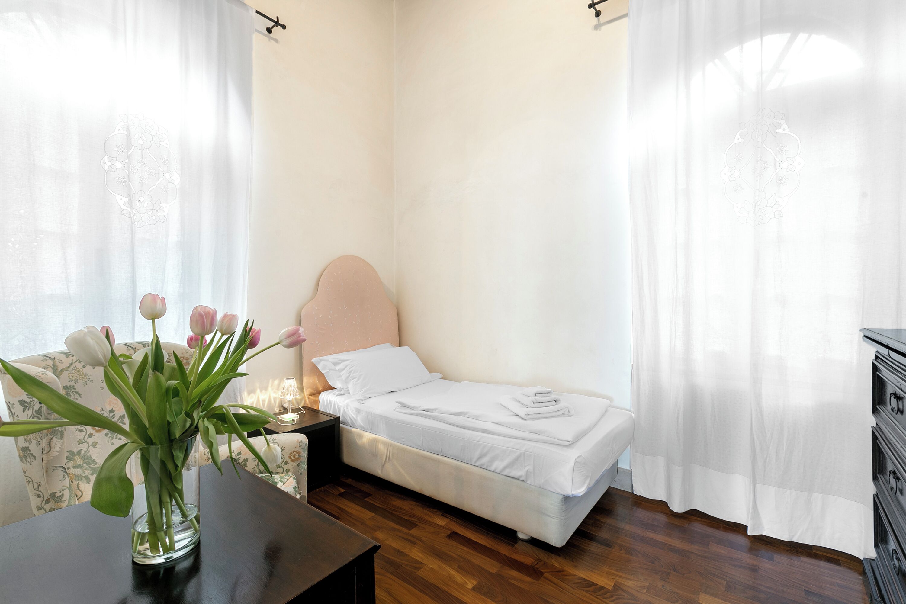 Family Villa, Multiple Bedrooms, Lakeside (Villa Schlosser Lake Front & Private) | 4 bedrooms, free WiFi, bed sheets