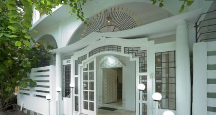 7th Heaven Villa in White Town with Swimming pool