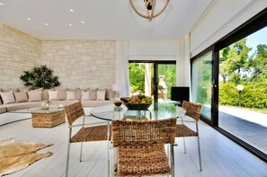 Dining - The Sani Jewels, Villa Nafsika (Sani)