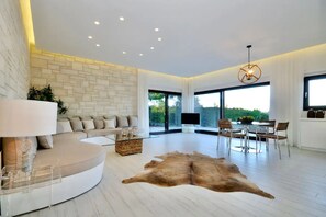 Smart TV - The Sani Jewels, Villa Nafsika (Sani)