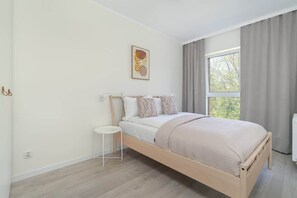 3 slaapkamers, een strijkplank/strijkijzer, wifi, beddengoed