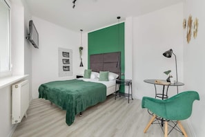 1 bedroom, iron/ironing board, travel cot, WiFi
