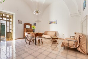 Apartment | Dining room