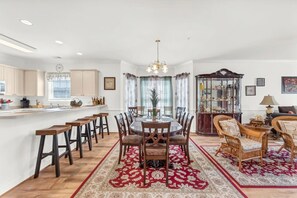 Dining - Delightful 3 Bedroom Family Escape 201 (Myrtle Beach)