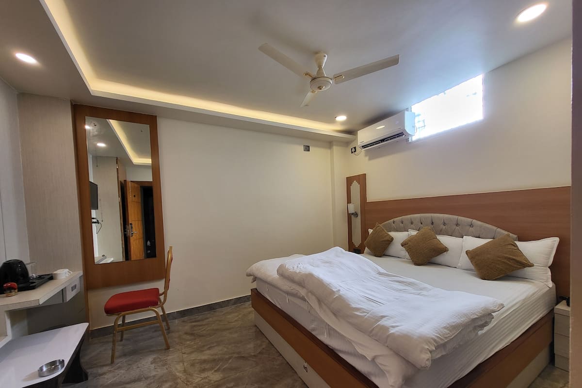 Royal kamer, 1 kingsize bed, niet-roken | Luxe beddengoed, bedden met traagschuimmatras, een minibar
