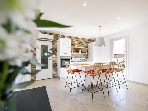 Charming Cottage with Spa in Vineyards