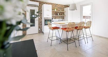 Charming Cottage with Spa in Vineyards