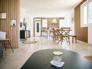 Dining - Charming cottage with spa and terrace in vineyards (Saulcet)