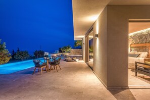 Terrace/patio - Serenity Open Plan Suite Sea View with Private Pool (Koutouloufari)