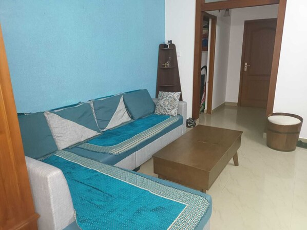 Living area - 3BHK apartment for Daily rent. Near to ELAMKULAM- KADAVANTARA metro station.  (Kochi)