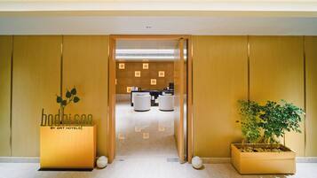 2 treatment rooms, massages