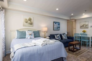 Tabla de planchar con plancha, wifi gratis y ropa de cama 