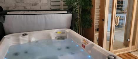 Indoor spa tub