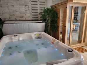 Bain à remous intérieur