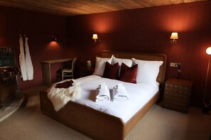 2 bedrooms, iron/ironing board, travel cot, free WiFi